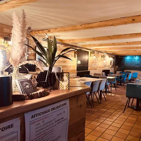 Le Hotel *